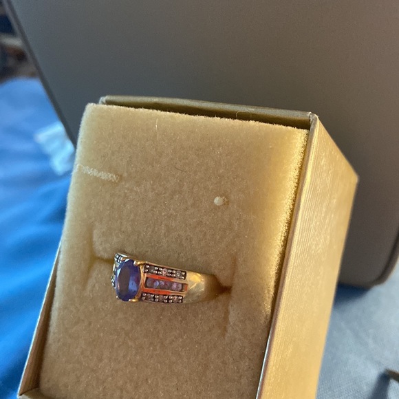 Ring - Picture 2 of 2